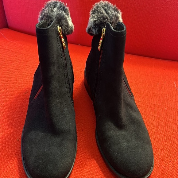 ⭐️SALE⭐️ Cole Haan ankle boots with faux fur cuff - Picture 2 of 8